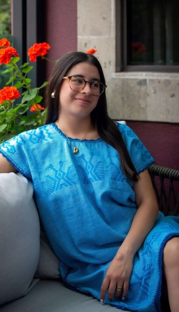 🌊 Huipil “Azul” – San Andrés Chicahuaxtla, Oaxaca