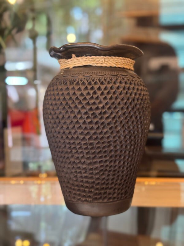 IMG_0010 🌸 Florero de Barro Negro – San Bartolo Coyotepec, Oaxaca