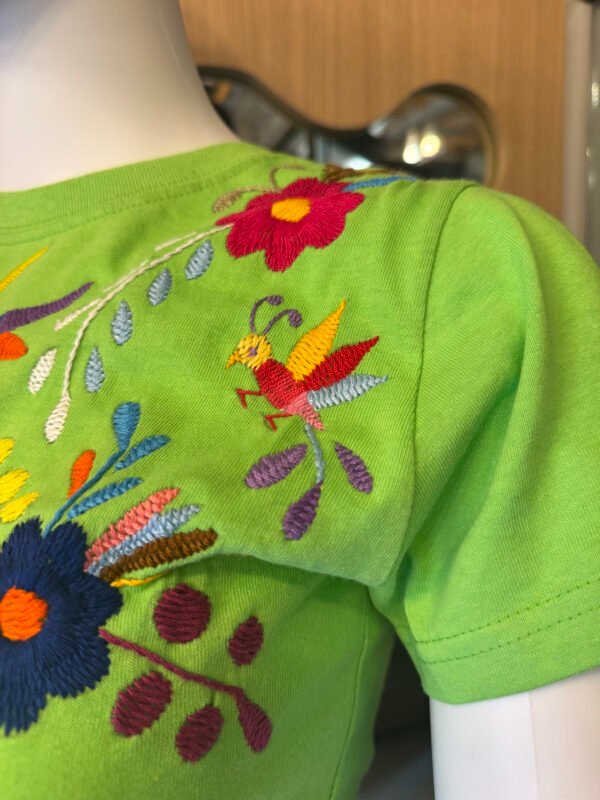 IMG_0154 🪶 Playera “Canto Verde” – Bordado de Huazolotitlán, Oaxaca