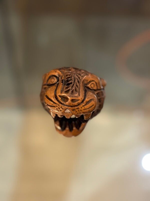 Jaguar del Fuego – Mini Escultura de Barro Rojo