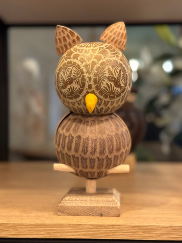 Búho de la Luz – Jícara Tallada a Mano
