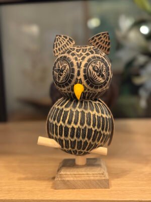Búho del Canto – Jícara Tallada y Pintada a Mano