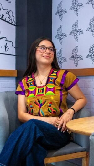 🐓 Blusa “Amanecer del Valle” – Huazolotitlán, Oaxaca