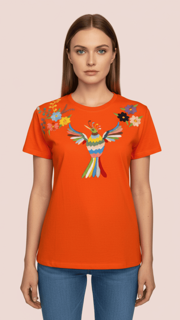 🕊️ Playera “Vuelo del Sol” – Bordado de Huazolotitlán, Oaxaca